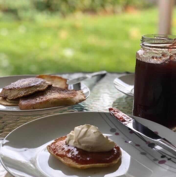 Lilly Pilly Jam on Pikelets with Cream